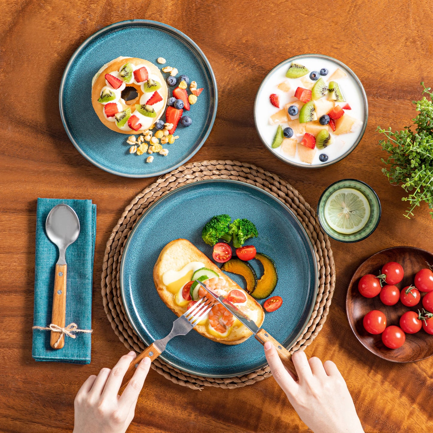 vancasso 12/24Piece Ceramic Plate Set Blue Reactive Glaze Vertical edge Tableware Set with 4/8PCS Dinner Plate/Dessert/Bowl